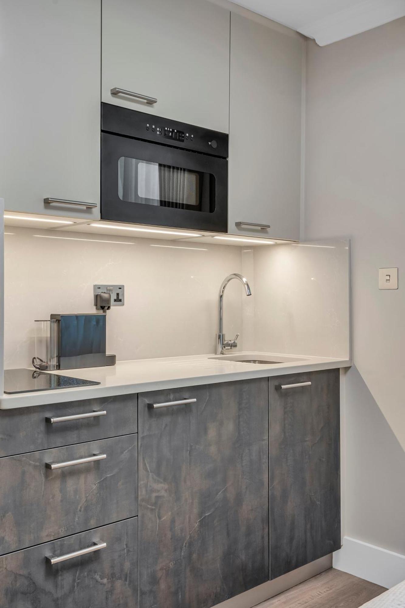 Cleveland Residences Bloomsbury Apartment